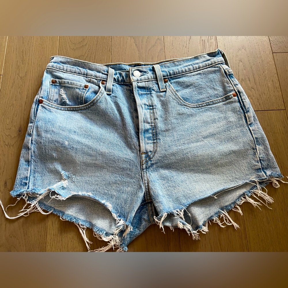 LEVI’S 501® HIGH RISE WOMEN’S SHORTS - Picture 5 of 10